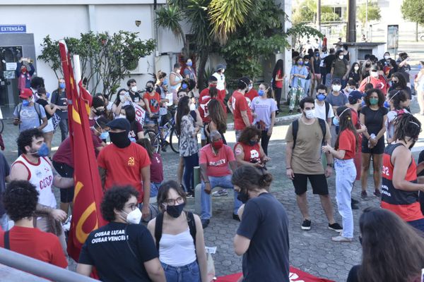 Manifestantes concentrados para o ato 29M, em protesto ao governo de Jair Bolsonaro por Ricardo Medeiros