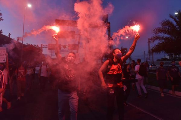 Manifestantes se reúnem para ato contra o governo de Bolsonaro por Ricardo Medeiros