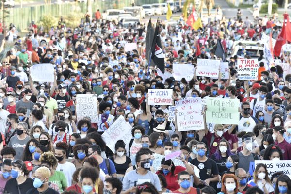 Manifestantes se reúnem para ato contra o governo de Bolsonaro por Ricardo Medeiros