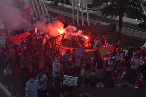 Manifestantes se reúnem para ato contra o governo de Bolsonaro por Ricardo Medeiros