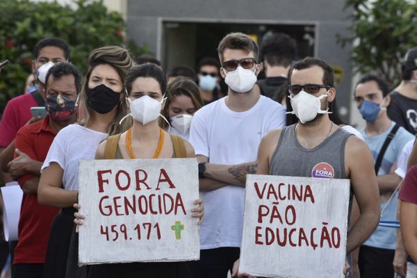 Manifestantes se reúnem para ato contra o governo de Bolsonaro por Ricardo Medeiros