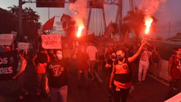 Manifestantes se reúnem para ato contra o governo de Bolsonaro por Ricardo Medeiros