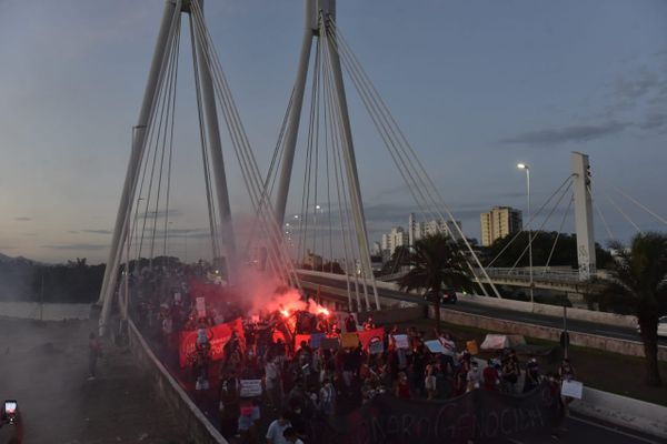 Manifestantes se reúnem para ato contra o governo de Bolsonaro por Ricardo Medeiros