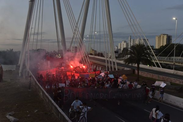 Manifestantes se reúnem para ato contra o governo de Bolsonaro por Ricardo Medeiros
