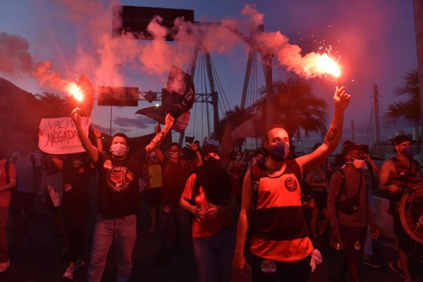 Manifestantes se reúnem para ato contra o governo de Bolsonaro por Ricardo Medeiros