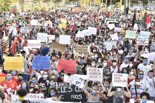 Manifestantes se reúnem para ato contra o governo de Bolsonaro por Ricardo Medeiros