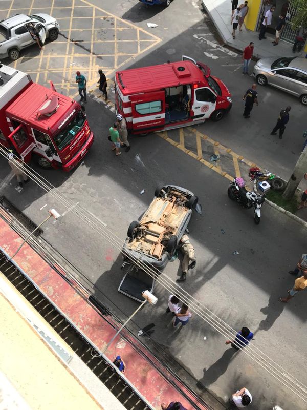 O motorista ficou ferido e e foi encaminhado ao hospital  por Leitor/ A Gazeta 