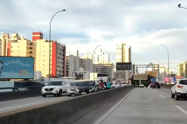 Engavetamento deixa trânsito lento na Terceira Ponte