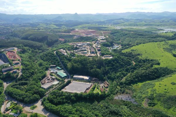 Visto aérea do parque industrial da Marca Ambiental.