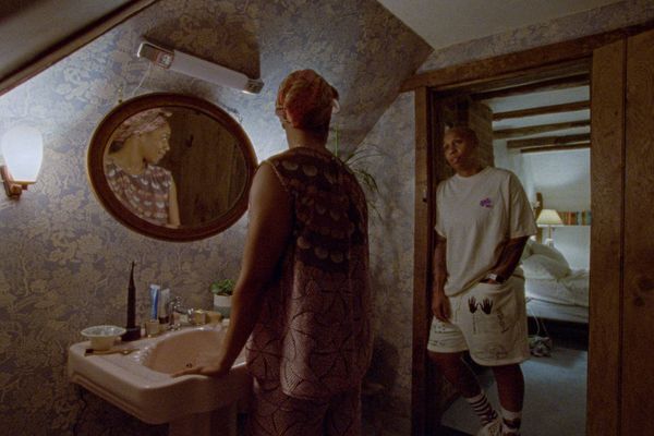 Naomi Ackie e Lena Waithe em cena da terceira temporada da série 'Master of None'