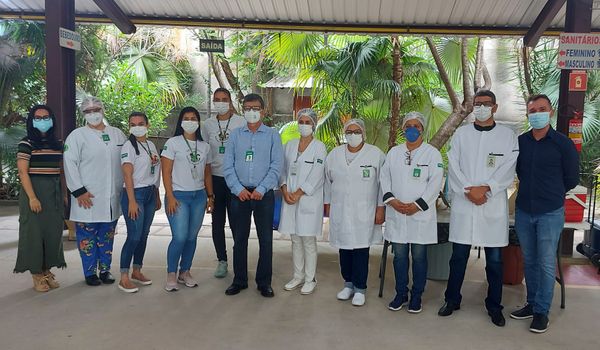 O diretor-presidente da Unimed Vitória, Fernando Ronchi, esteve presente no primeiro dia de vacinação contra a Covid para trabalhadores portuários no Maanaim Rodoviária em Vitória