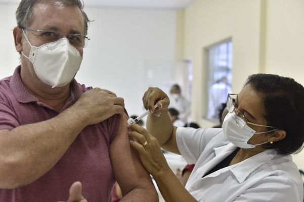 Vacinação contra Covid-19 de pessoas de 55 a 59 anos sem comorbidades, em Vitória