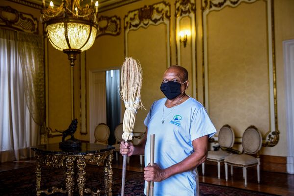 Wedson Leite, auxiliar de limpeza, entrevistado sobre o palácio Anchieta