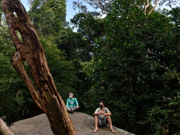 Membros de ONGs no Mestre Álvaro por Ricardo Medeiros