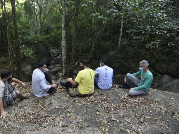 Membros de ONGs no Mestre Álvaro por Ricardo Medeiros