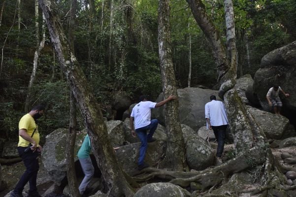 Membros de ONGs no Mestre Álvaro por Ricardo Medeiros