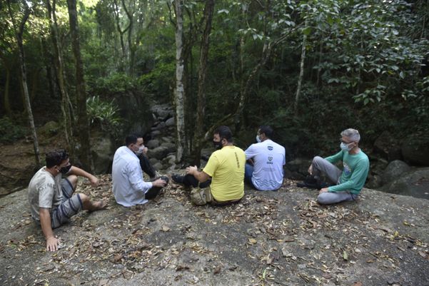 Membros de ONGs no Mestre Álvaro por Ricardo Medeiros