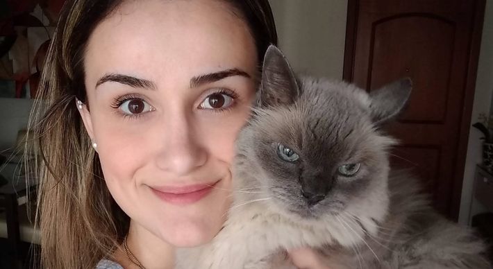 A jovem Paula Leite Moreira criou o projeto All Vintage Cats no Instagram e conta como surgiu a ideia, como é realizada a curadoria das imagens e um pouco da sua paixão pelos felinos
