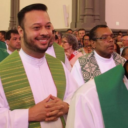 O sacerdote era pároco na paróquia Nossa Senhora das Graças, no bairro Jucutuquara, na Capital. Ele coordenava também a Comissão Bíblico-Catequética na Arquidiocese