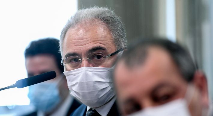 Ministro da Saúde deixa de ser testemunha e se une a uma lista com outros quatro investigados da CPI, Eduardo Pazuello, Ernesto Araújo, Mayra Pinheiro e Fábio Wajngarten