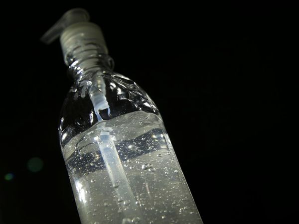 Álcool em gel: oferta desclassificada pelo governo renderia economia de R$ 2,9 milhões 