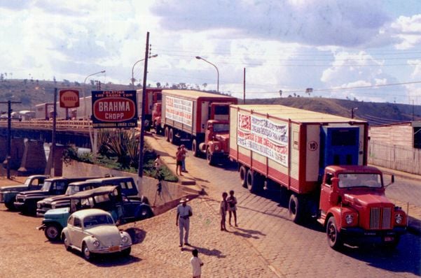 Desfile Caminhões Centro Colatina por Acervo
