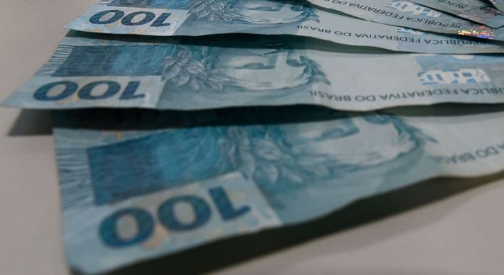 Também recebem o recurso os beneficiários do Bolsa Família com NIS final 4. Dinheiro só estará disponível para saque em 6 de julho