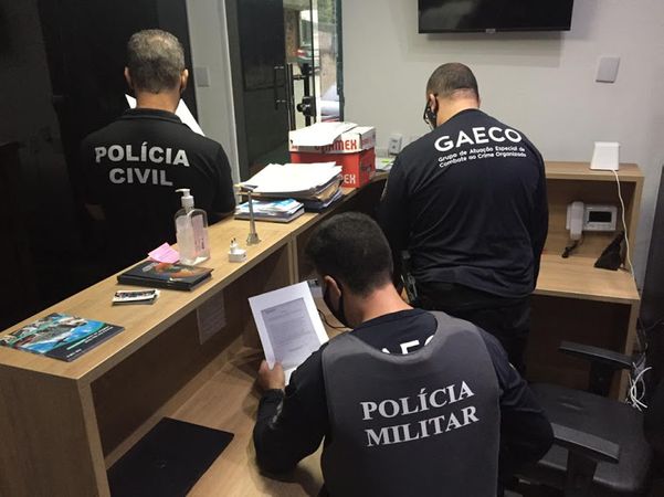 Homens do Gaeco, da Polícia Civil e Militar participam de Operação Lobo de Wall Street no Sul do ES