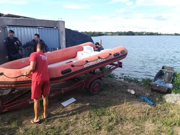 Jovem desaparece em lagoa ao fugir da polícia em Linhares