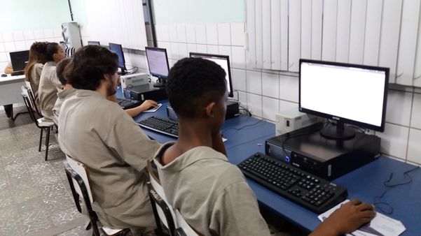 Sedu abre 715 vagas para curso técnico gratuito com bolsa de R$ 400