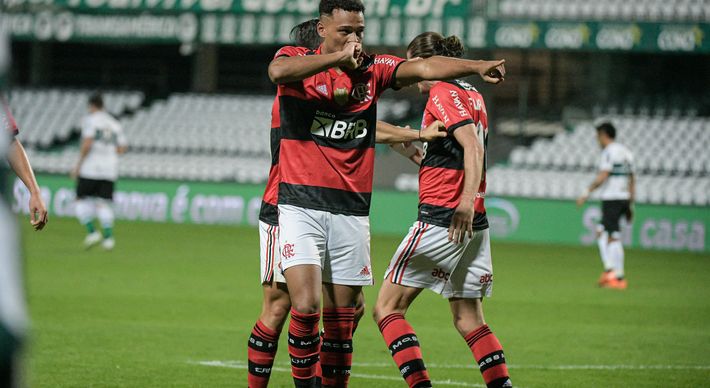Quatro jogos iniciam a 4a rodada da Série A, Vasco e Botafogo entram em campo pela Segundona, Flamengo tem jogo decisivo na Copa do Brasil e três jogos agitam a Eurocopa