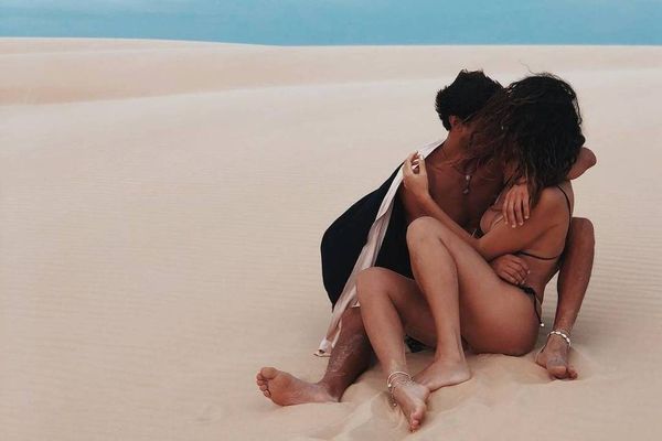 Débora Nascimento e Marlon Teixeira assumiram o romance