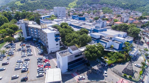 Para oferecer ainda mais segurança aos pacientes e equipe profissional, o Hospital Santa Rita vem reforçando e aperfeiçoando seus protocolos de atendimento.