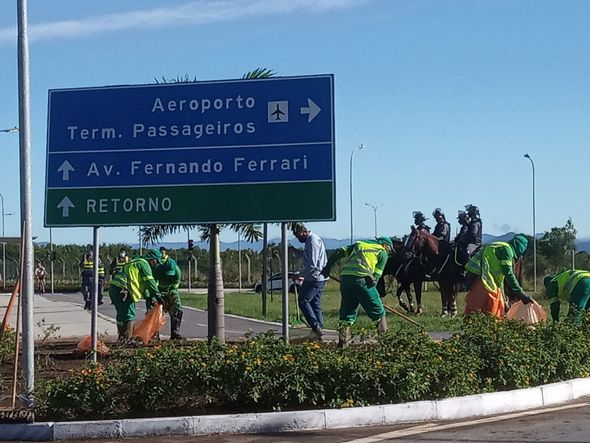 Movimento de apoiadores do Presidente Jair Bolsonaro no Aeroporto de Vitória  por Rafael Silva