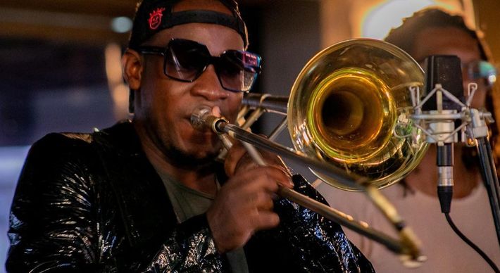 Trombonista é natural de bairro vizinho ao de Roberto Carlos, em Cachoeiro de Itapemirim, no Sul do Espírito Santo. Ele decolou no jazz urbano quando se mudou para São Paulo, em 2013