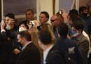 O presidente Jair Bolsonaro cumprimenta apoiadores no Aeroporto de Vitória(Carlos  Alberto Silva )