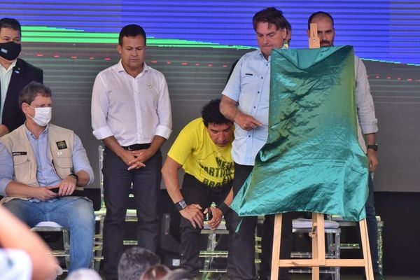 O Presidente Jair Bolsonaro na cerimônia de entrega de casas no bairro Aroeira, em São Mateus     por Fernando Madeira    