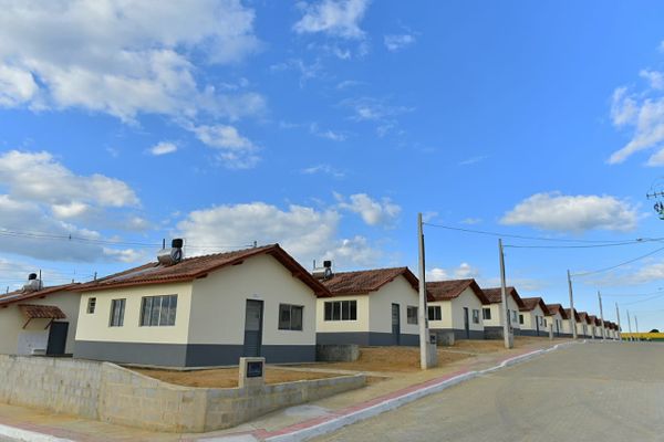 O Presidente Jair Bolsonaro na cerimônia de entrega de casas no bairro Aroeira, em São Mateus 