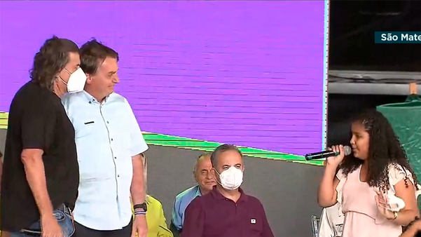 O Presidente Jair Bolsonaro participa de  entrega de casas no bairro Aroeira, em São Mateus    por Reprodução TV Brasil   
