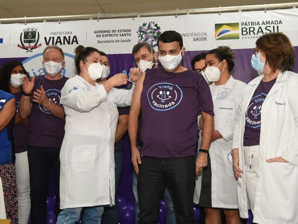 Voluntários são imunizados no Viana Vacinada deste domingo (13) por Carlos Alberto Silva