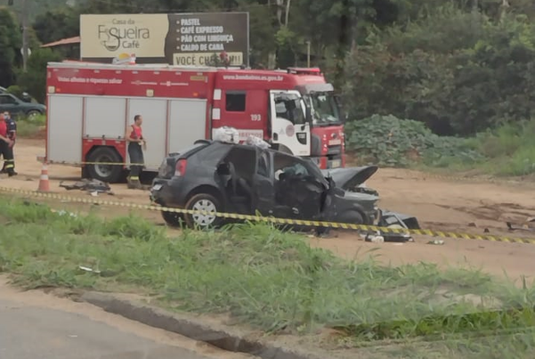 Acidente grave envolveu três veículos na BR 101 em Guarapari