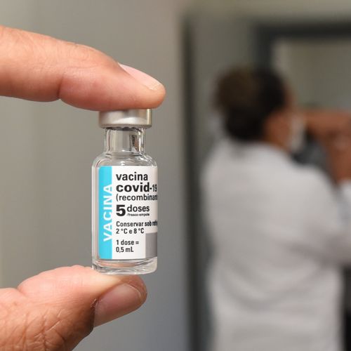 Em Vitória e Vila Velha, o agendamento será aberto às 15 horas nos sites das prefeituras. Em Cariacica, as vagas serão disponibilizadas às 17h. Serra abrirá vagas para esse público na próxima quarta (23)