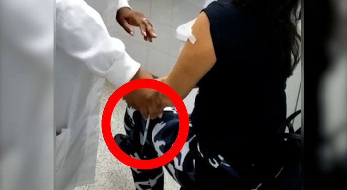 Em caso registrado em vídeo, enfermeira parece jogar parte do líquido da seringa fora. Prefeitura de Vitória investiga o ocorrido e já solicitou perícia das imagens