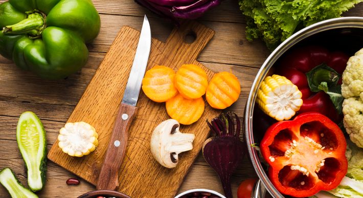 É possível incrementar o omelete, o sanduíche e a pizza de maneira saudável e gostosa. Os vegetais são fontes de carboidratos complexos, fibras alimentares, vitaminas e minerais, essenciais ao bom funcionamento do organismo