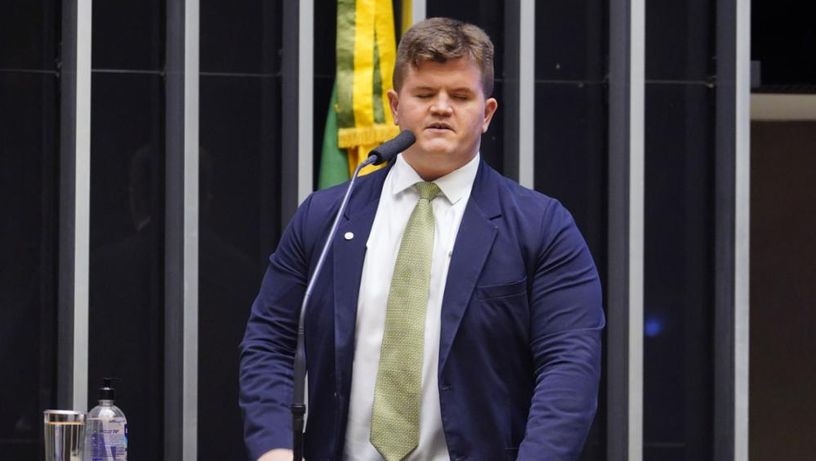 Felipe Rigoni, durante discurso na Câmara