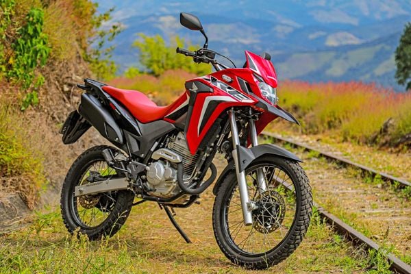 Os preços sugeridos são de R$ 20.390 para a configuração básica ABS e de R$ 20.890 para as versões Adventure e Rally. por Divulgação