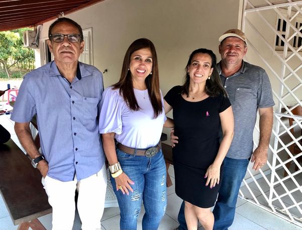 Renato Barros, prefeito interino de Boa Esperança, ao lado da deputada Raquel Lessa, Fernanda Milanese e Romualdo Milanese