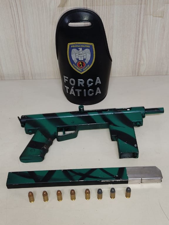 Arma apreendida com bandido que assaltou residência e fez morador de refém, em Vila Velha