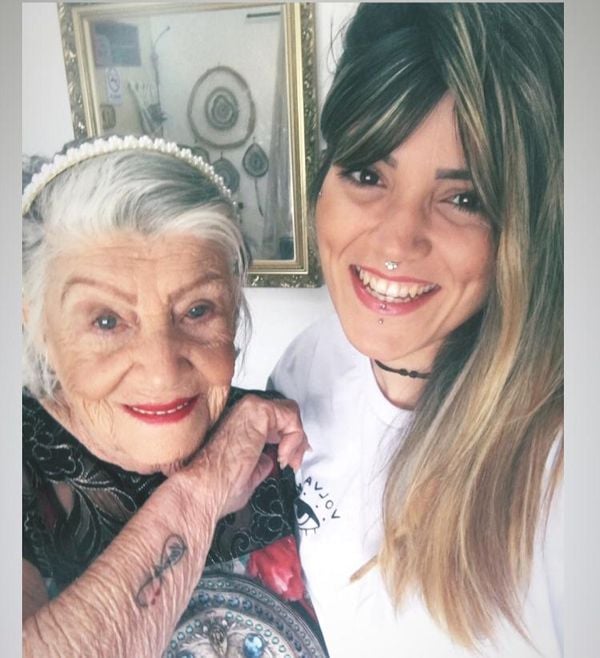 Dona Lenimar escolheu um símbolo do infinito, envolto com o nome da filha, e dois corações