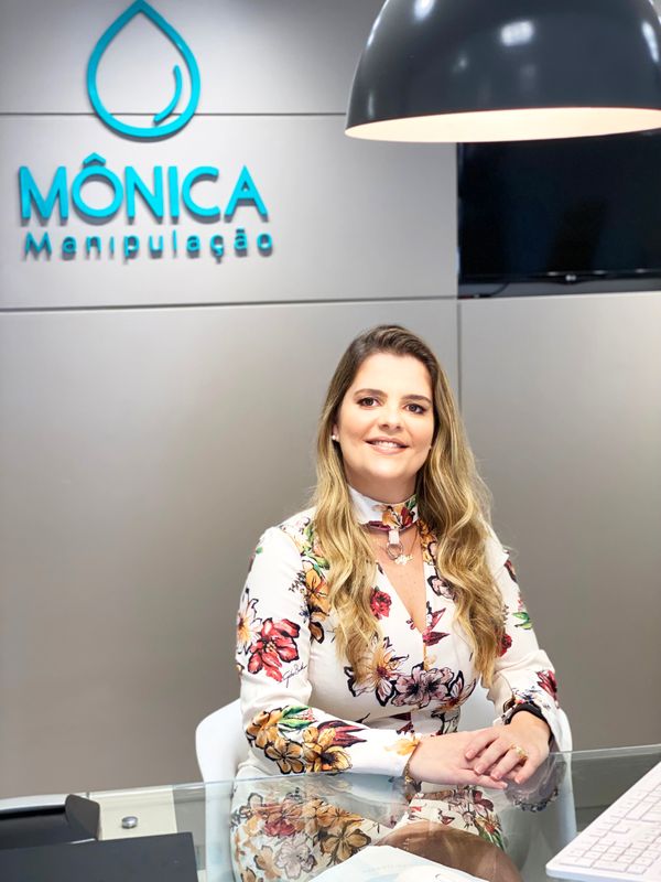 Farmácia Mônica -  gerente-geral da Mônica Manipulação, Olga Martins